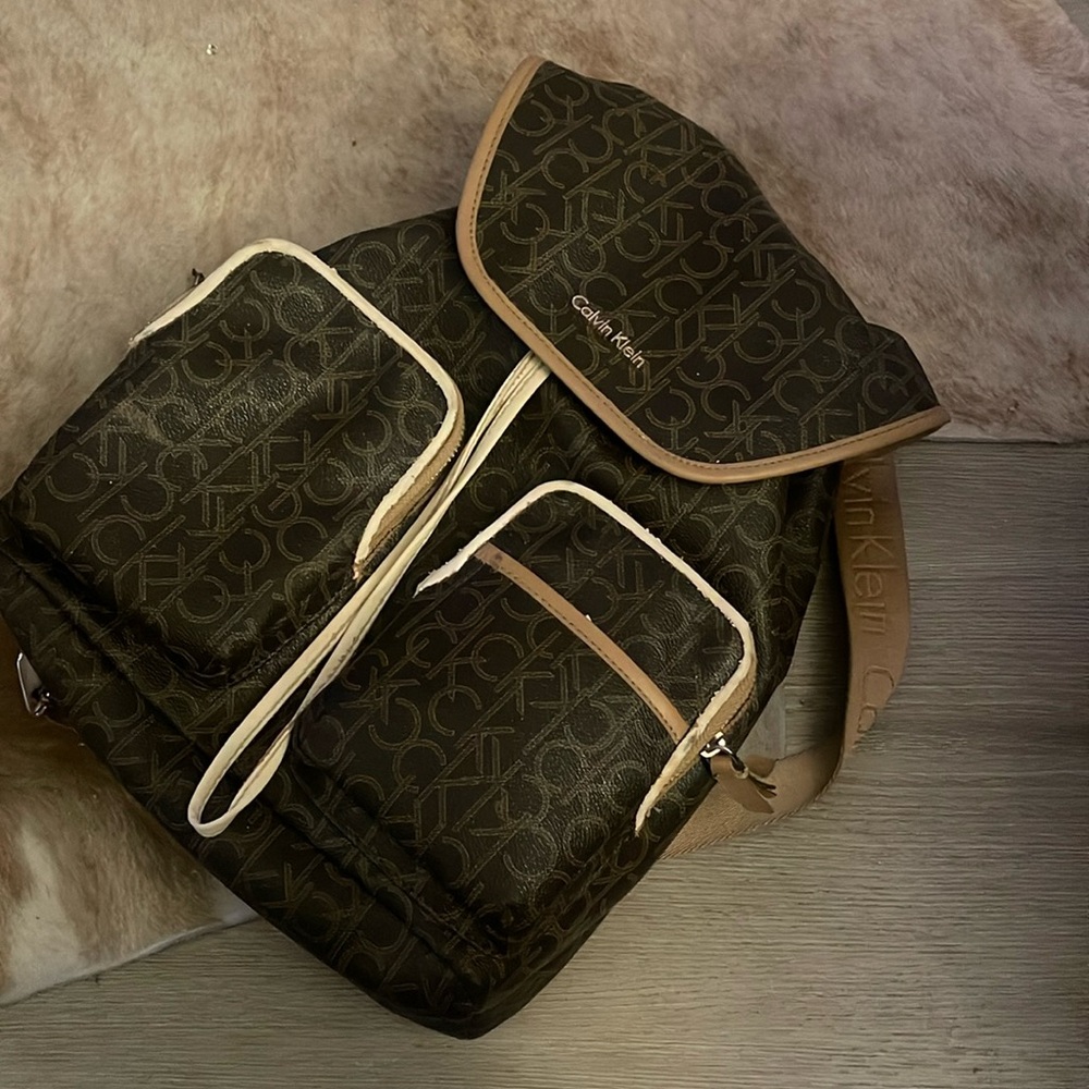 Calvin Klein bag, stunning